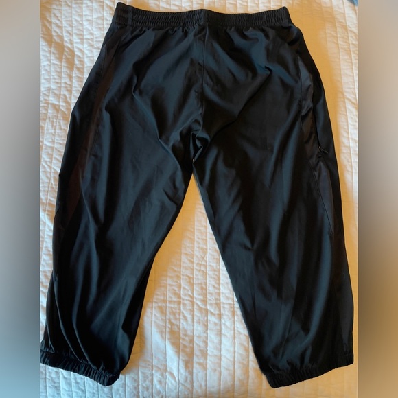 Nike Dri Fit Black Flex Woven Capris - Picture 2 of 5